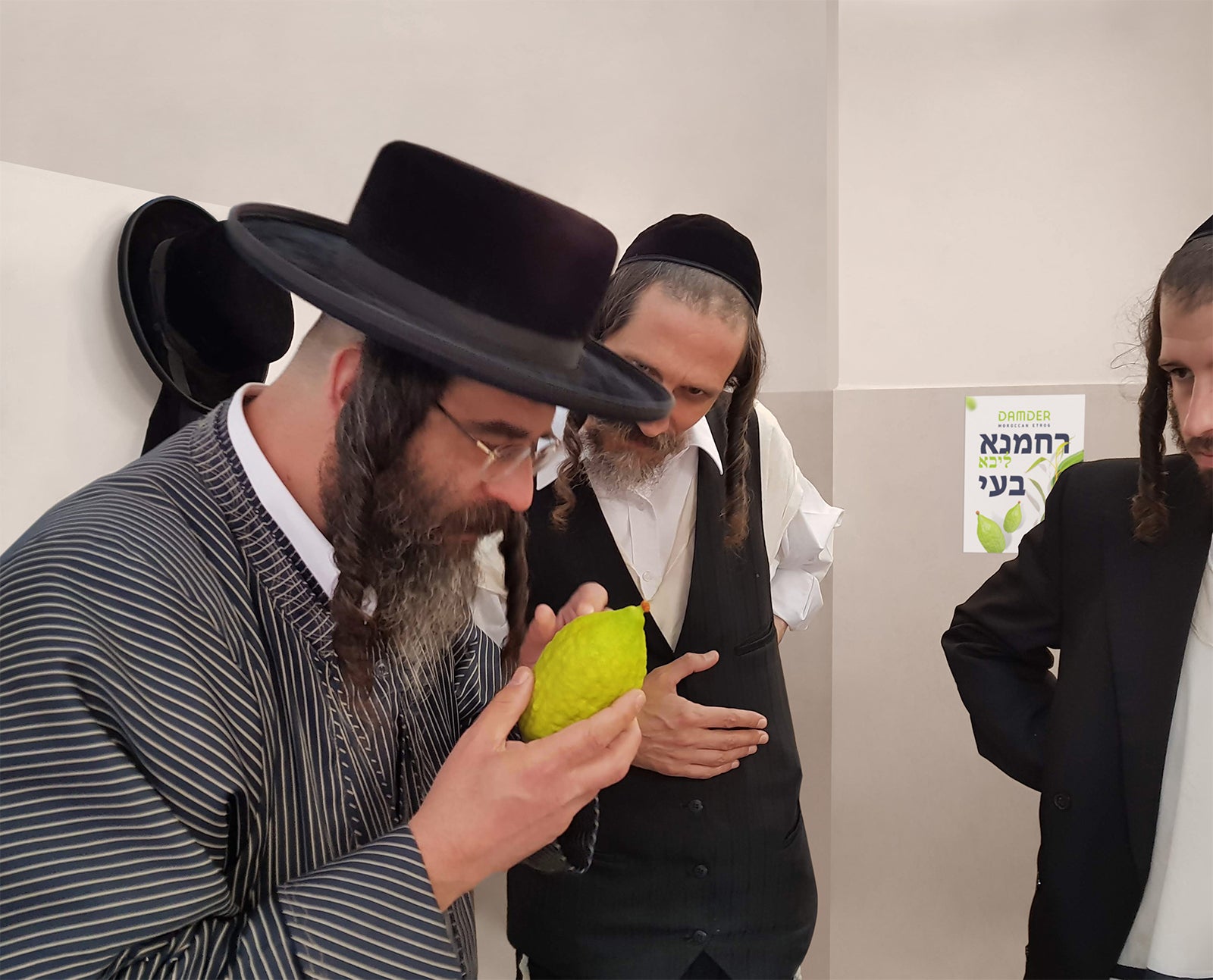 Close rabbinical supervision led by Rabbi Moshe Brandsdorfer